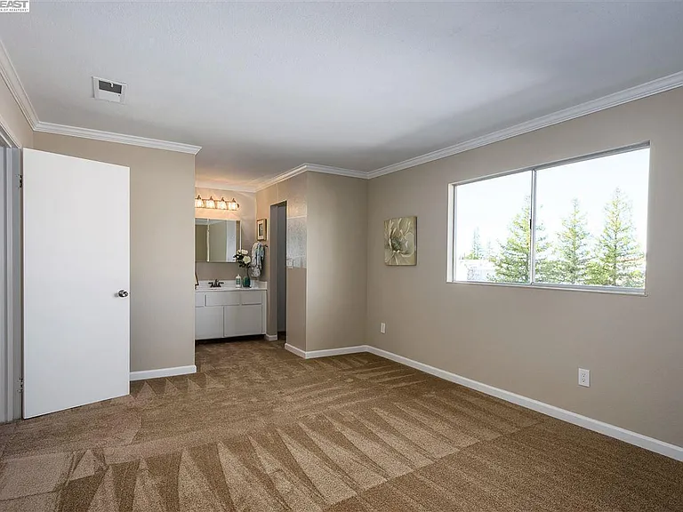 726 Saint Michael Cir — Photo 3