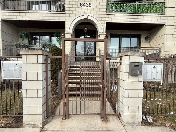 2nd image of 6438 S Woodlawn Ave #4S