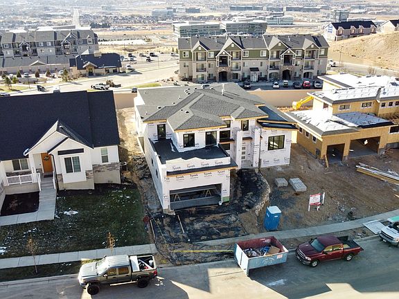 2nd image of 4242 N Seasons View Dr