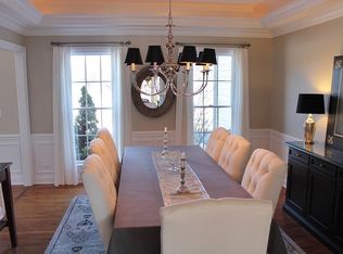 950 Lyons Ridge Dr, Cary, IL 60013