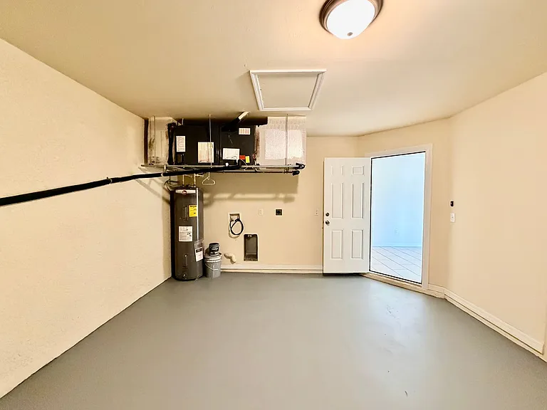1314 SW Trafalgar Pkwy — Photo 5