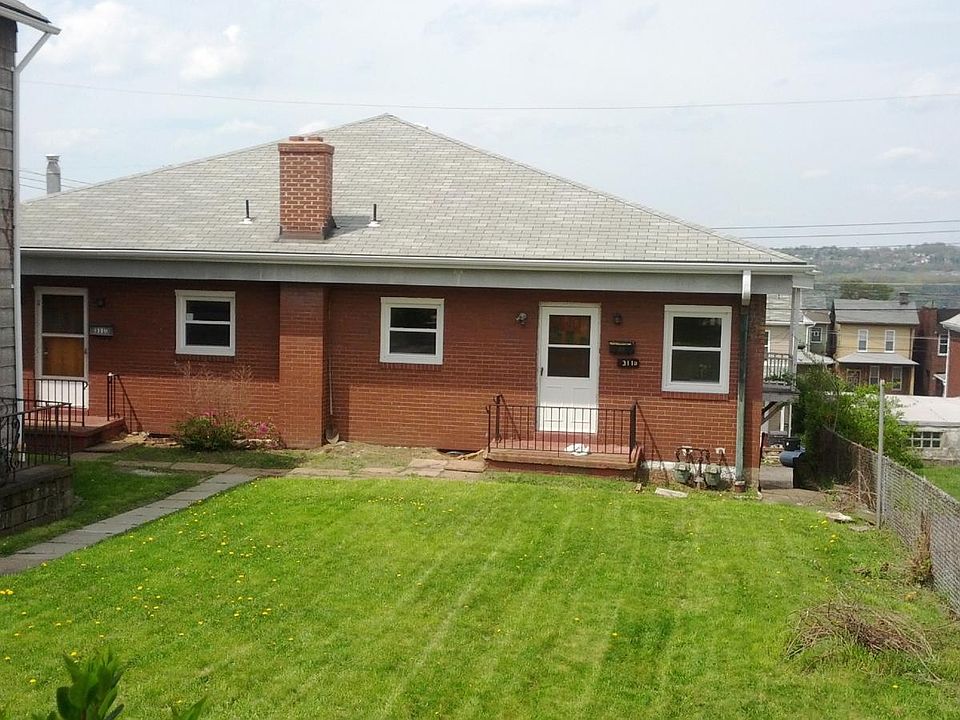 Right side of this 1 story Duplex