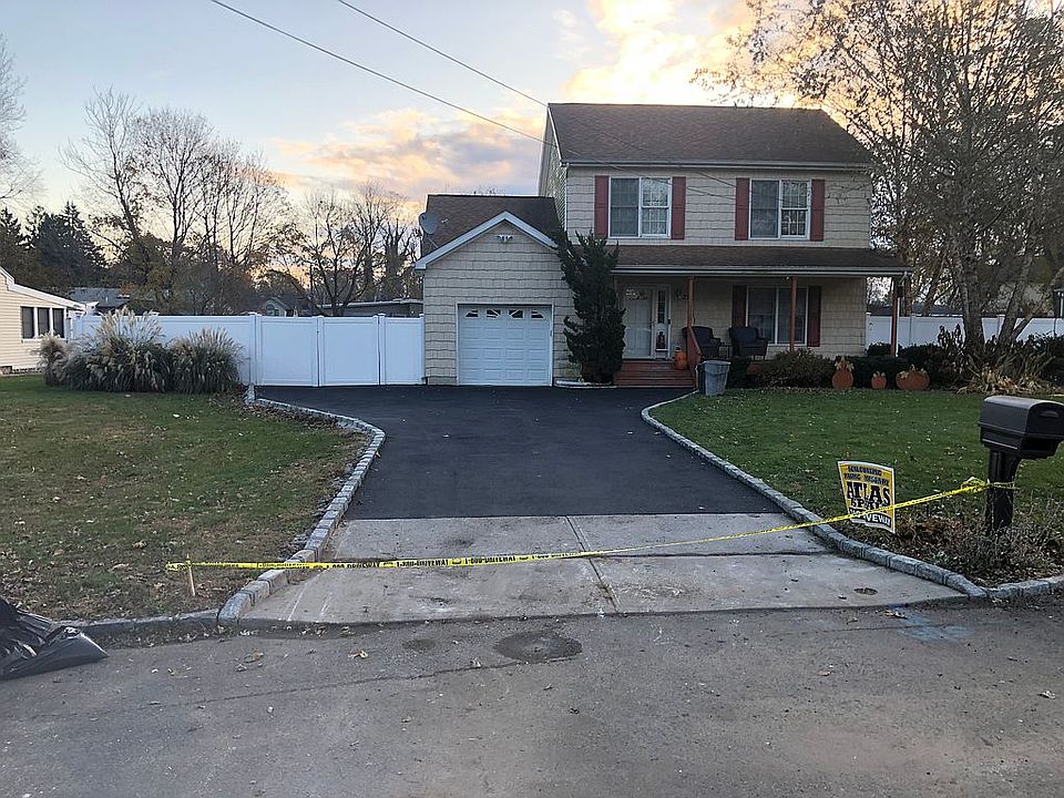1st image of 27 Handsome Ave