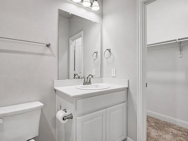 1425 Waverley Dr — Photo 16