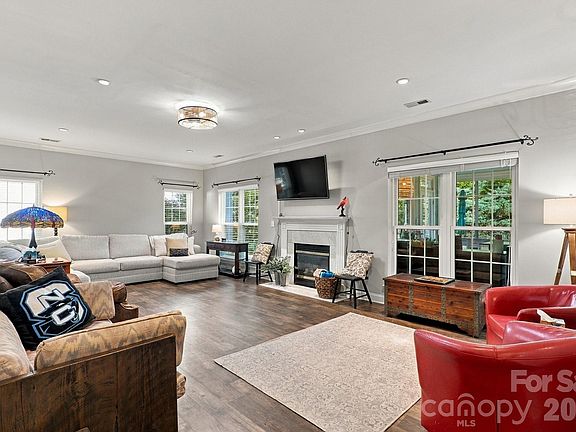 4th image of 1213 Boyden Pl NW