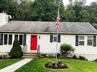 12 Capitola Rd, Danbury, CT 06811