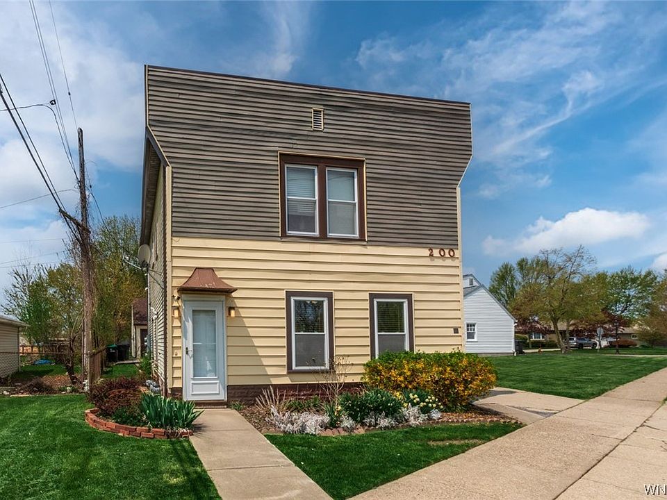 1st image of 200 Center Ave