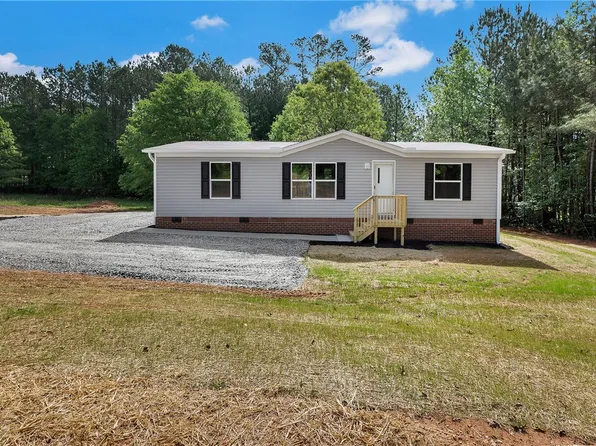 109 Viewmont Dr, Fair Play, SC 29643