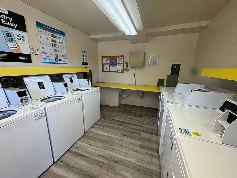 100 Kinross Dr #9 — Photo 11