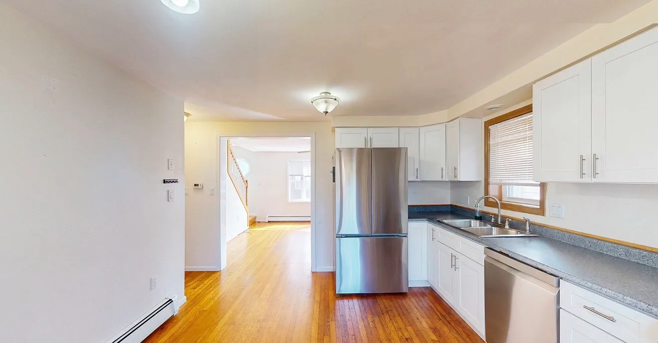 3 bed, 1.5 bath, 1560 sqft, $5,500 — Photo 1