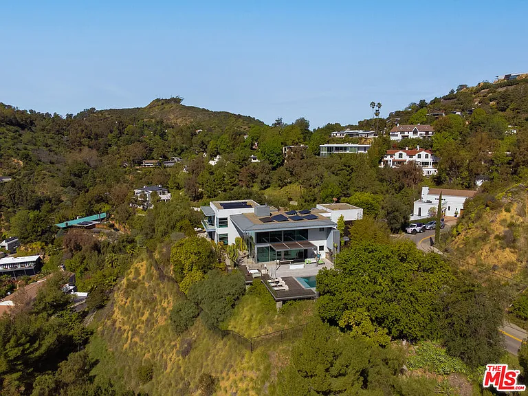 2651 Nichols Canyon Rd — Photo 45