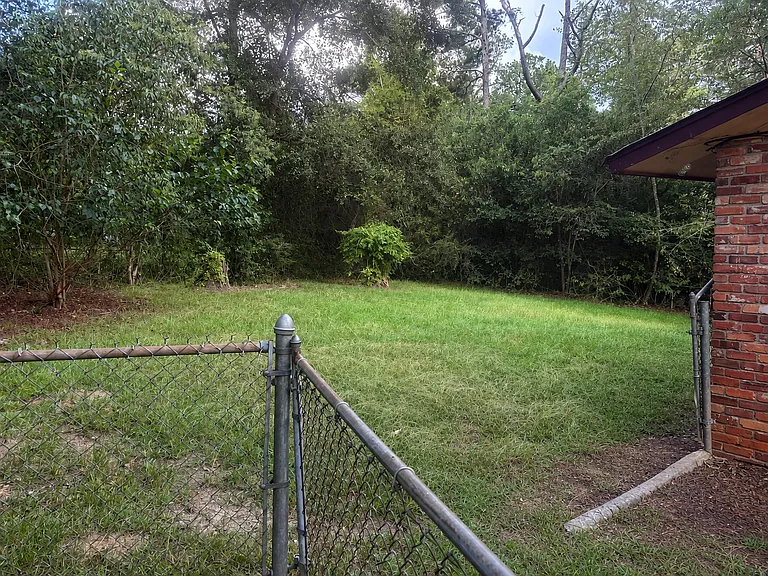 4702 Elkan Ave — Photo 10