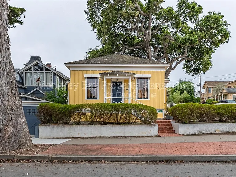 759 Lighthouse Ave — Photo 4