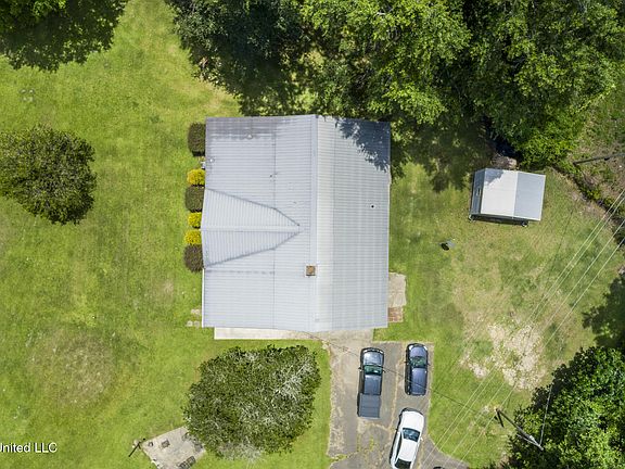 2nd image of 109 Charwood Dr