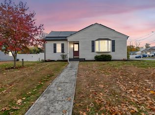 11 Sunset Dr, New Windsor, NY 12553