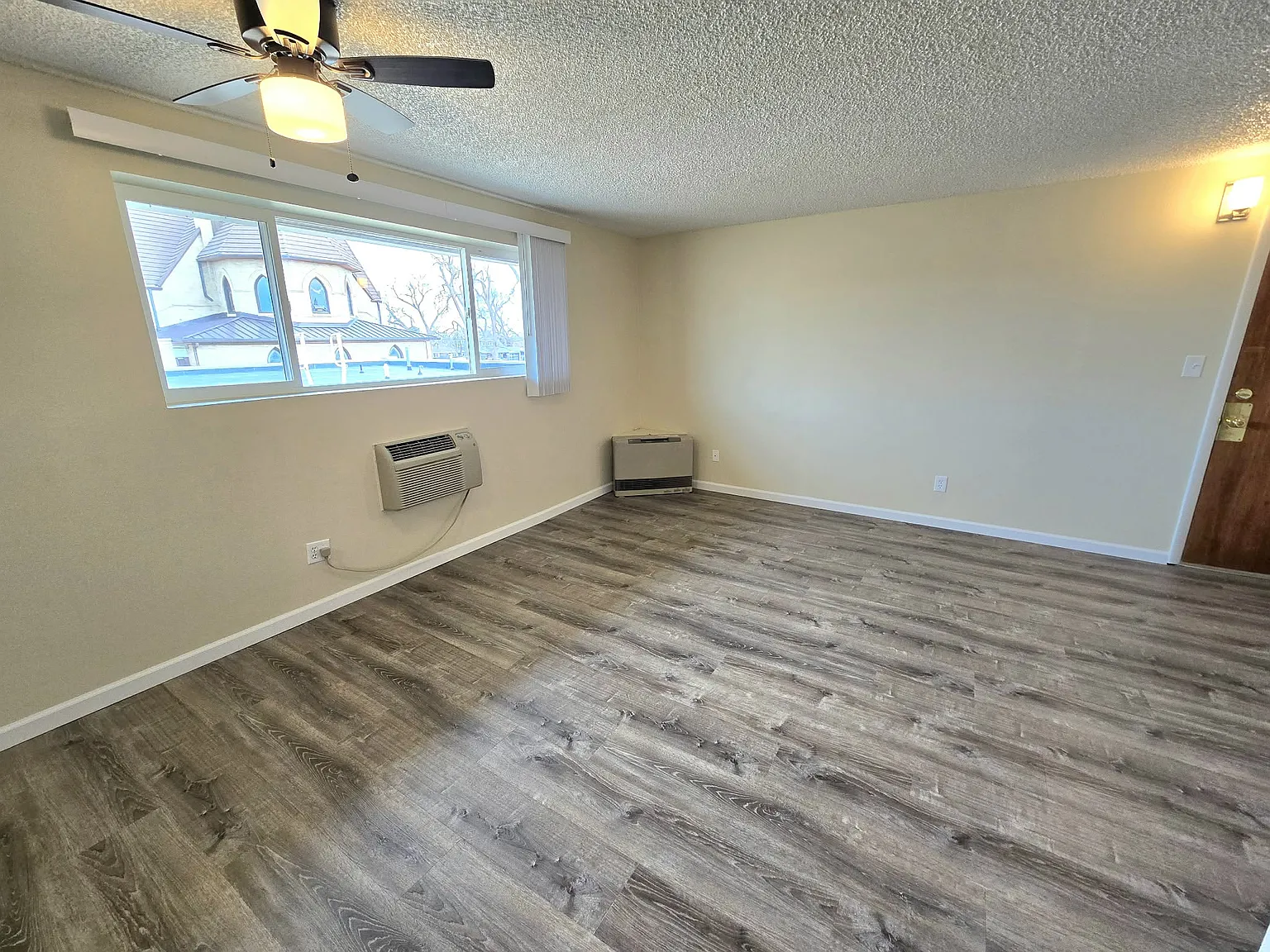 1 bed, $975 — Photo 3