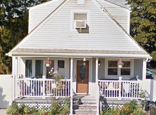 53 Volta St, Copiague, NY 11726