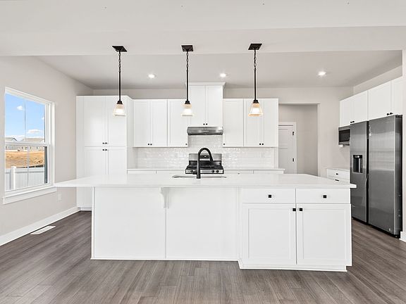 3rd image of 105 Weston Dr