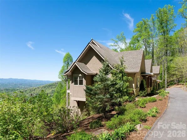 32 Timberwolf Ct, Asheville, NC 28804