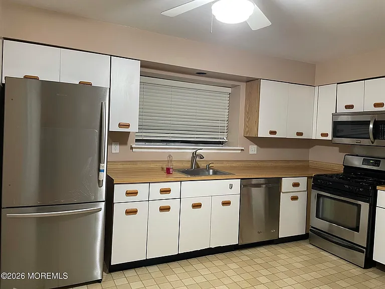 19 Clavendon Ct — Photo 7