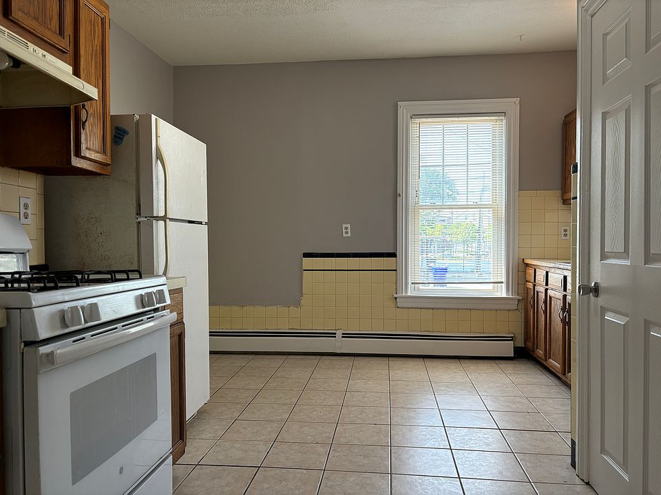1st image of 199 West Ave #1L