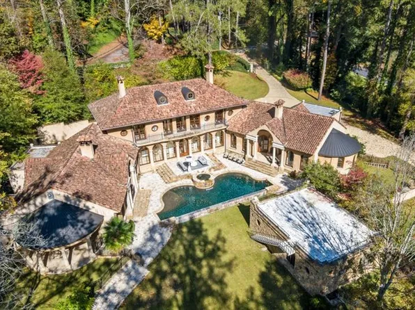 876 Crest Valley Dr NW, Sandy Springs, GA 30327