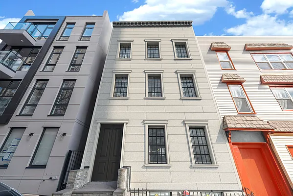 Sold by Nest Seekers International | media 29