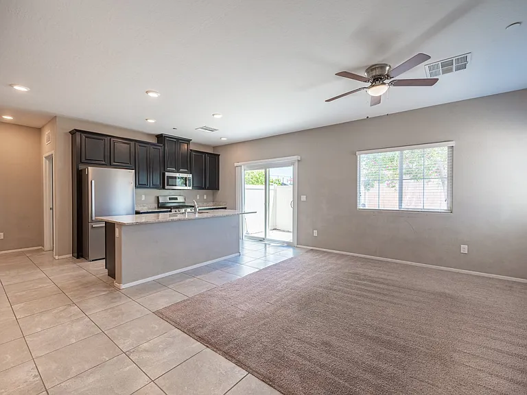 2715 Amazing Meadows Ave — Photo 9