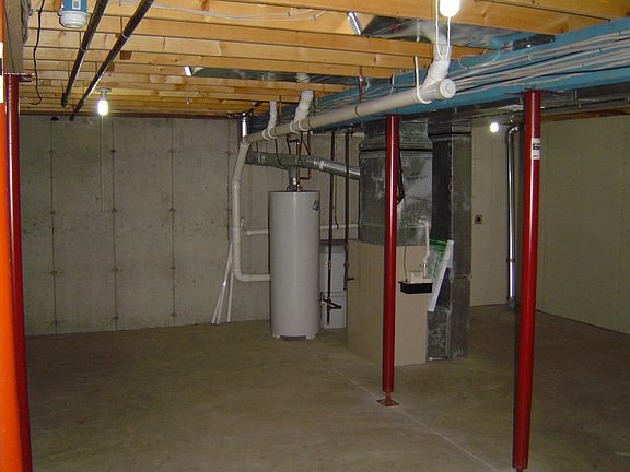 5th image of 36 Cambridge Dr Unit A