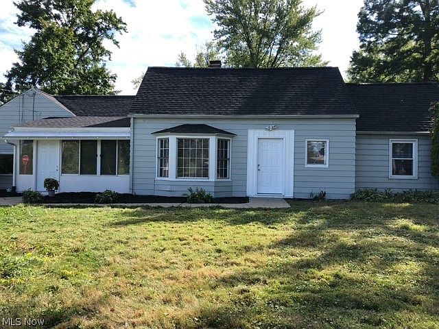 1st image of 2752 Copley Rd