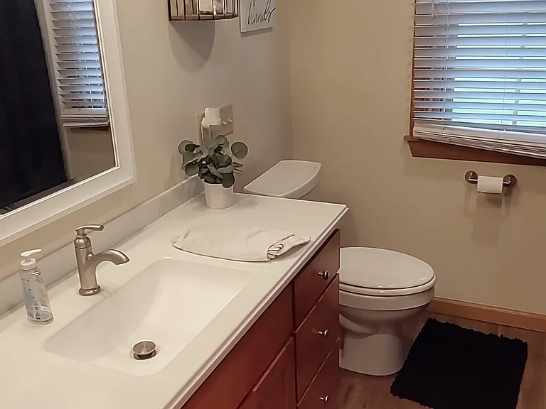 17565 W Wisconsin Ave — Photo 15