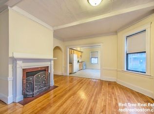 26 Hamilton Rd APT 2, Brookline, MA 02446