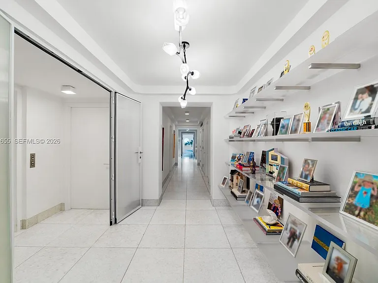 5801 Collins Ave #1200 — Photo 21