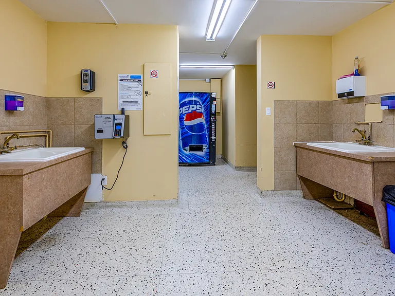 1650 Sheppard Ave E — Photo 14