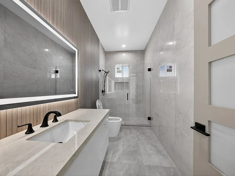 10843 Cantara St — Photo 22