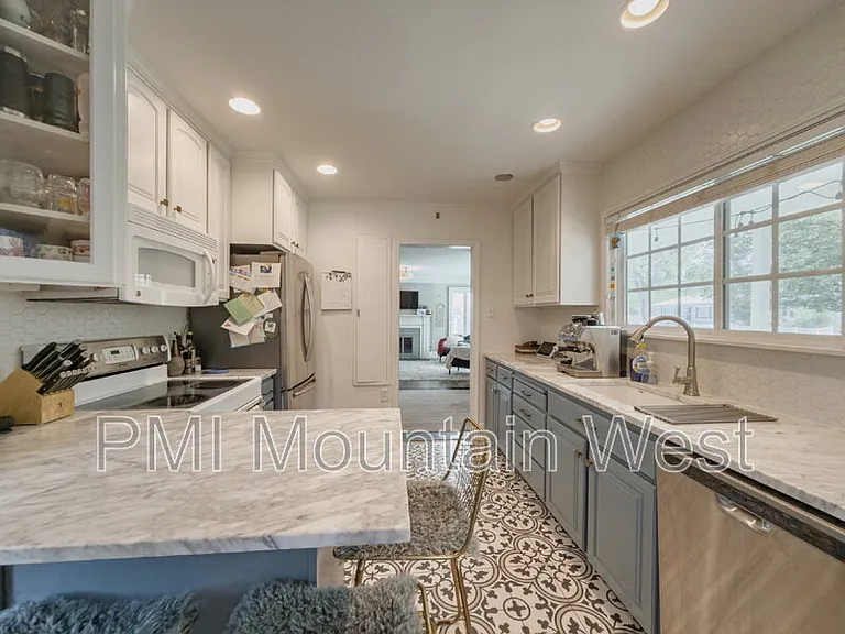 2122 S 1800 E — Photo 32