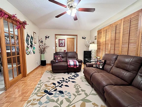 4th image of 408 Dowling Dr