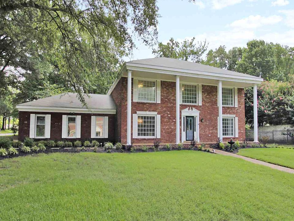 1st image of 2102 Black Oak Dr