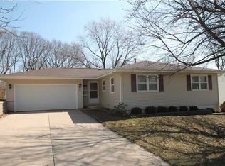 129 31st St SW, Cedar Rapids, IA 52404