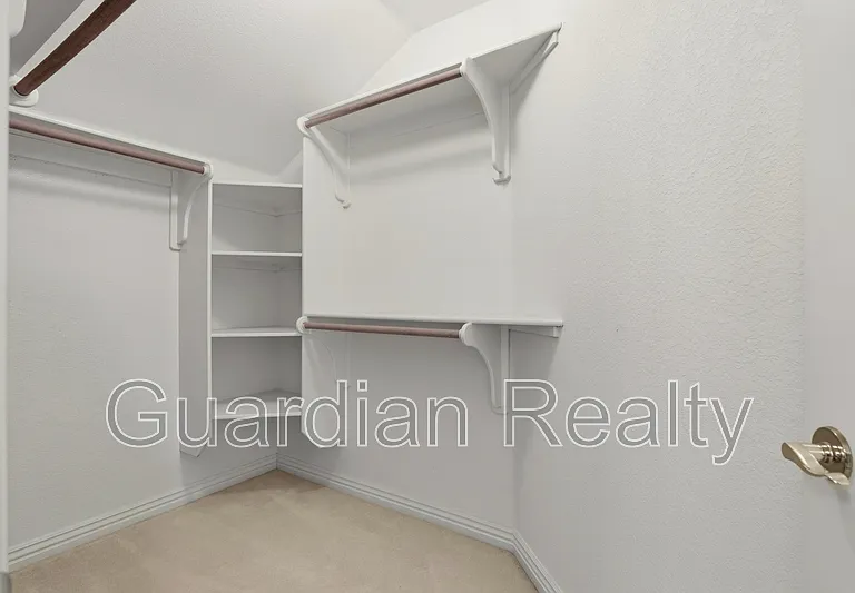 1888 Woodhaven Dr — Photo 41