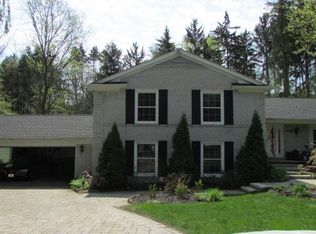28251 Danvers Ct, Farmington Hills, MI