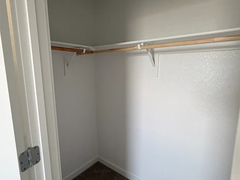 1091 Telford St — Photo 6