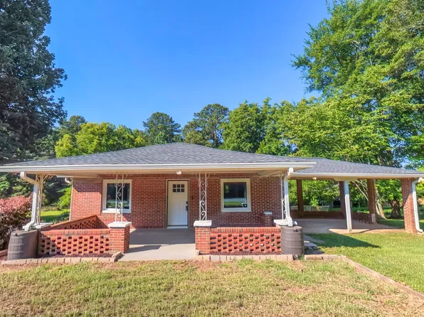 2986 Hilltop Dr, Buchanan, GA 30113