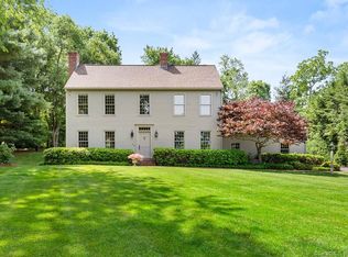 11 Hampton Close, Orange, CT 06477