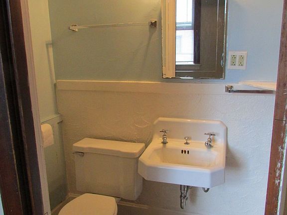 4th image of 108 N Breese Ter APT 1