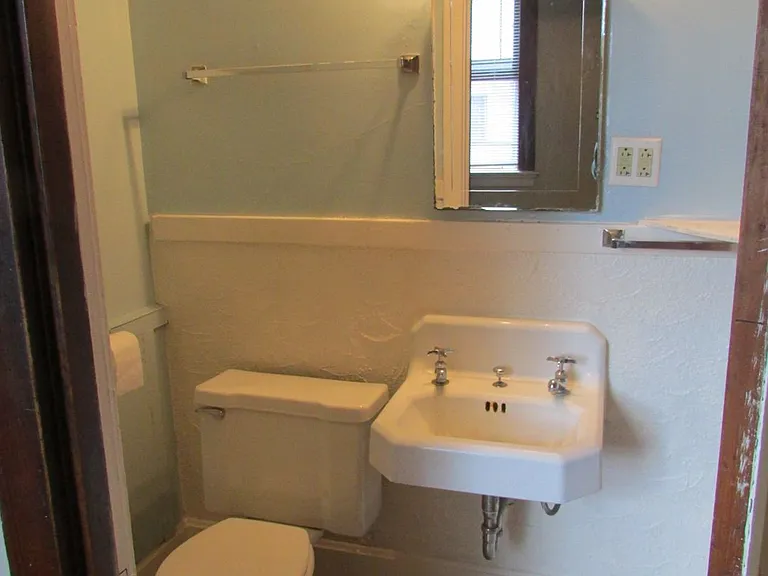 108 N Breese Ter — Photo 13