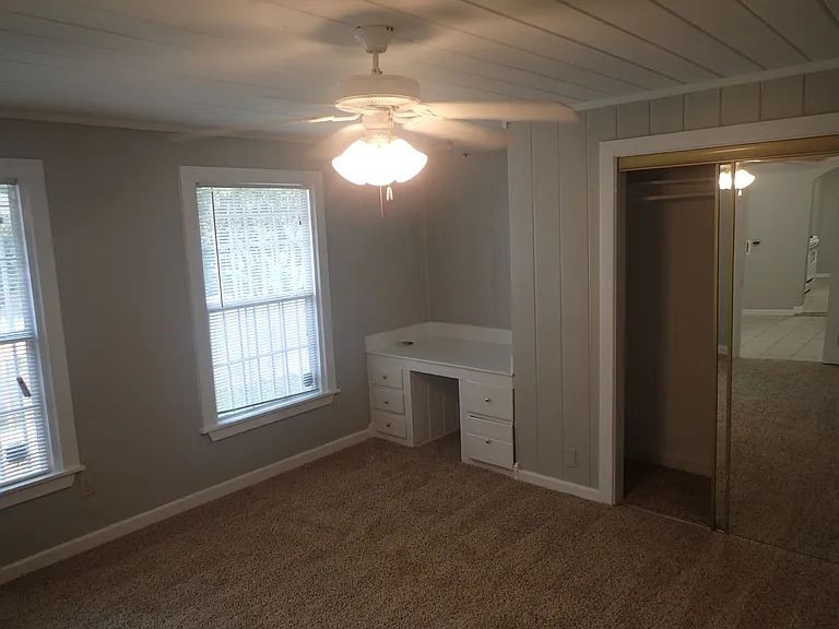 6340 Parkdale Dr — Photo 15