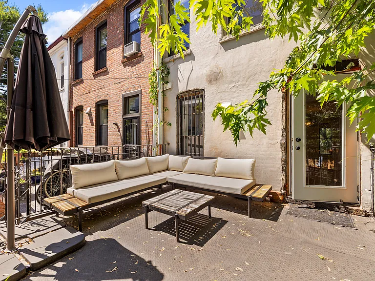 542 Lexington Ave #2 — Photo 8