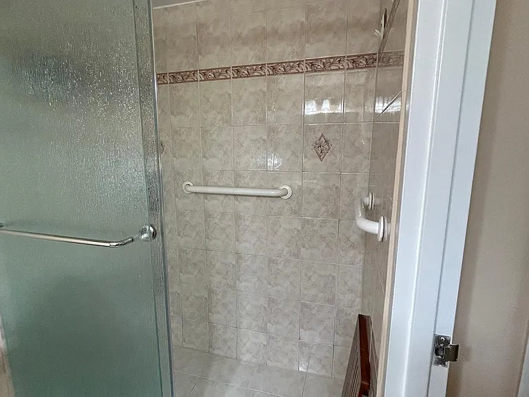 3725 S Ocean Dr — Photo 4