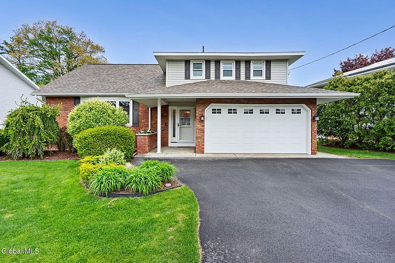2nd image of 4 Colomba Drive